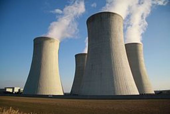 image: Jiří Sedláček, https://commons.wikimedia.org/wiki/File:Cooling_towers_of_Dukovany_Nuclear_Power_Plant_in_Dukovany,_T%C5%99eb%C3%AD%C4%8D_District.JPG